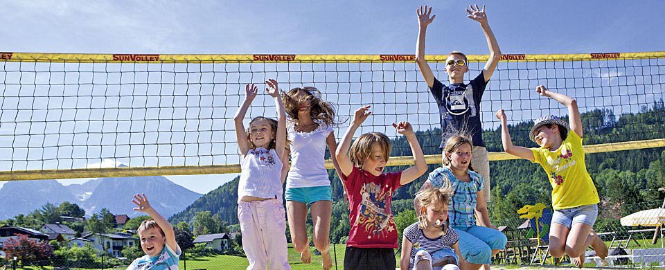 Beachvolleyball im Kinderhotel Dilly